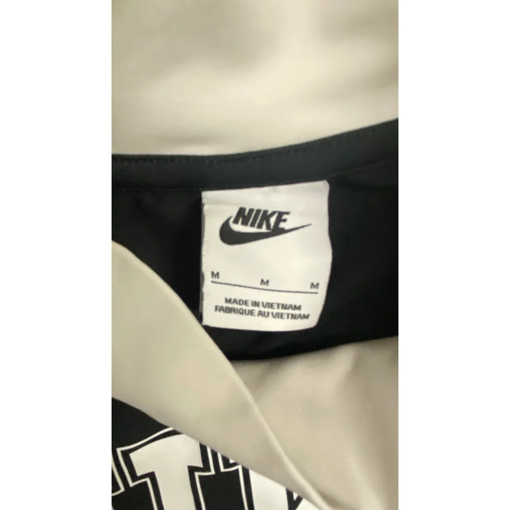 Nike Cropped Mock Neck Top Womens Medium Black White Excellent Spellout Logo